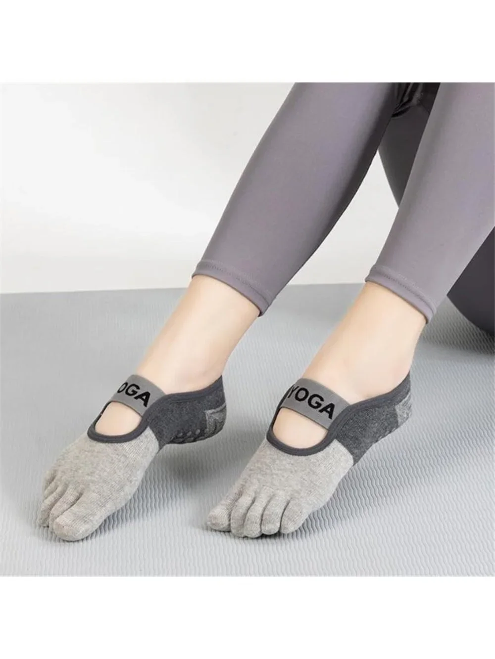6 Pairs Women's Yoga Socks with Grips Non-Slip Full Toes Socks